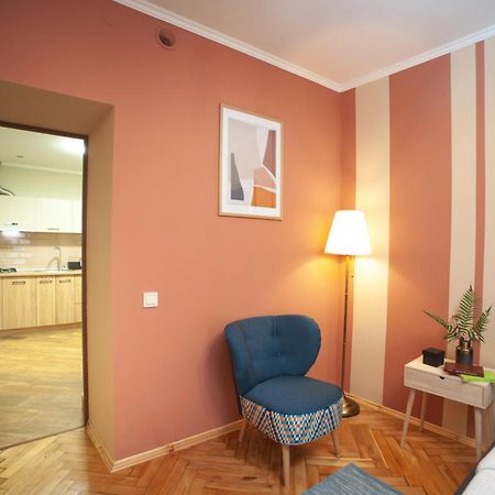 Romantic Suite, 3Mins To Rynok Square Λβιβ Εξωτερικό φωτογραφία