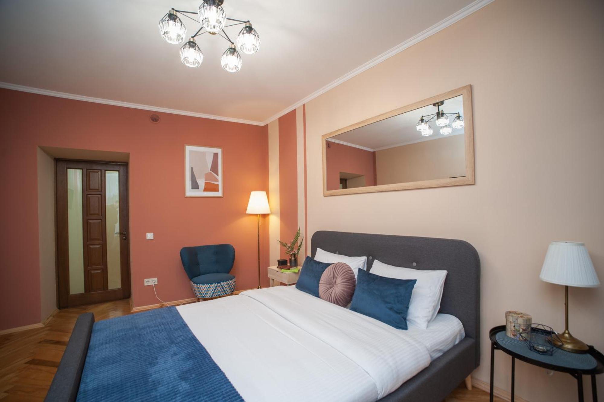 Romantic Suite, 3Mins To Rynok Square Λβιβ Εξωτερικό φωτογραφία
