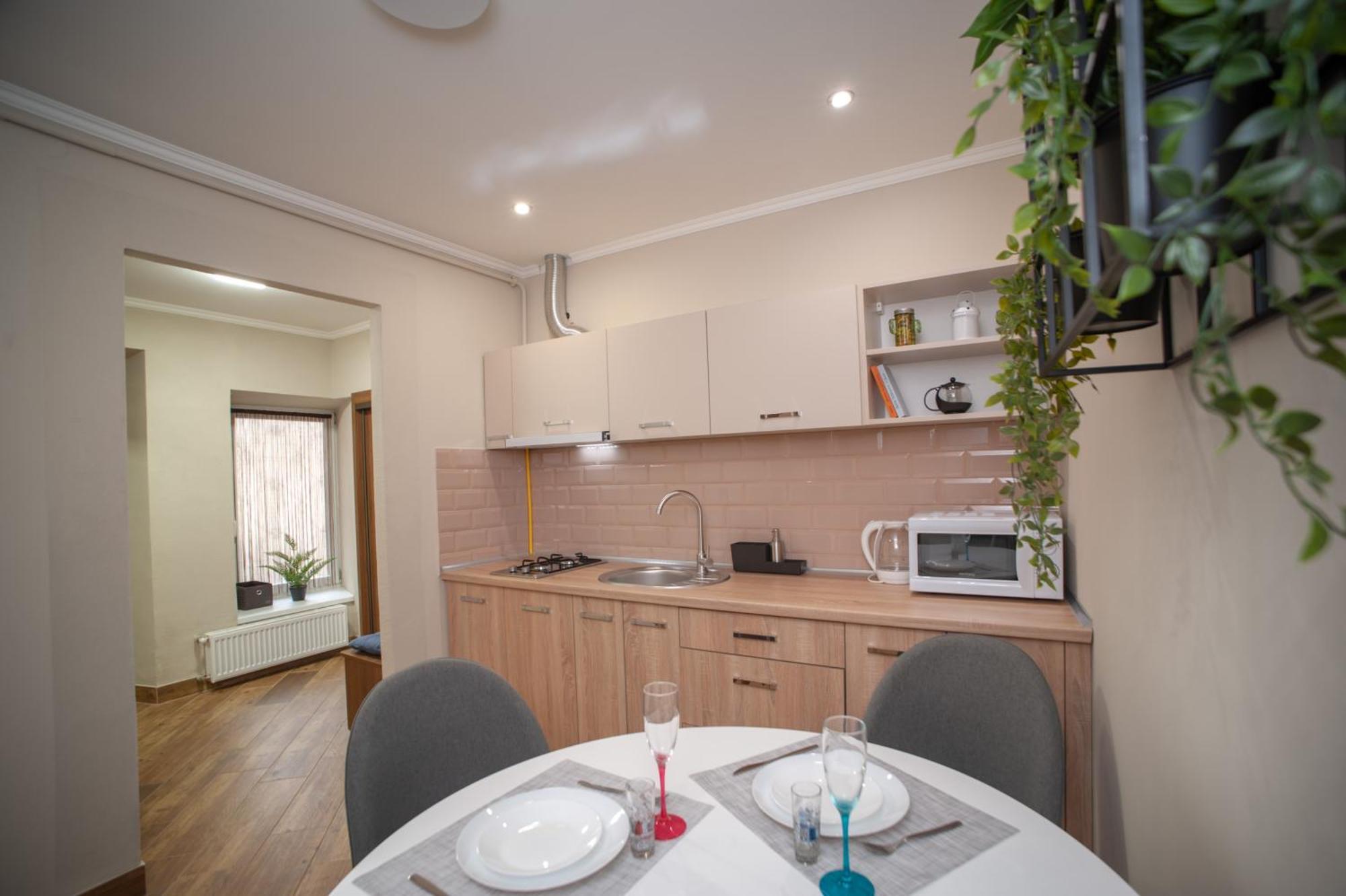 Romantic Suite, 3Mins To Rynok Square Λβιβ Εξωτερικό φωτογραφία
