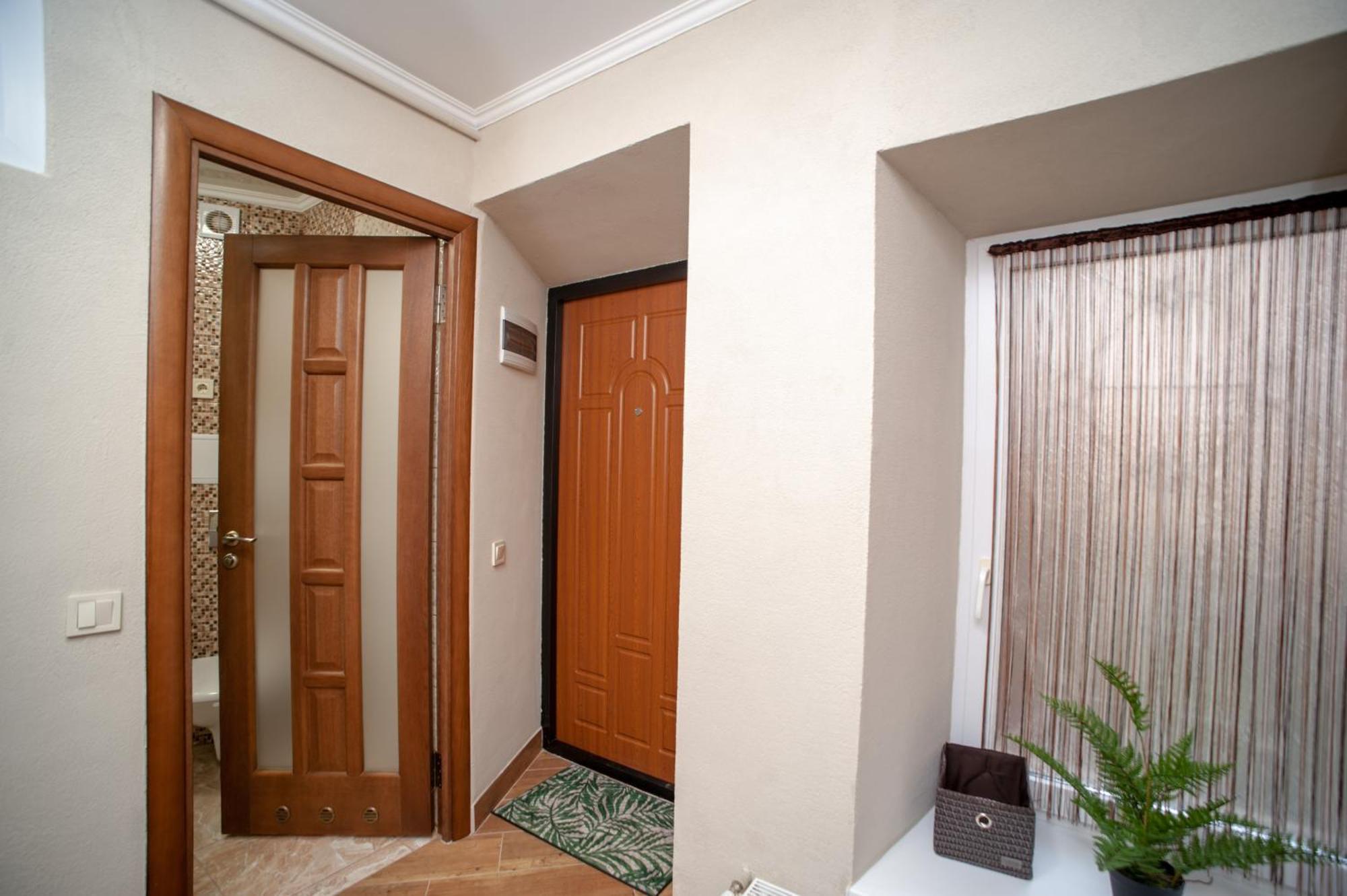 Romantic Suite, 3Mins To Rynok Square Λβιβ Εξωτερικό φωτογραφία