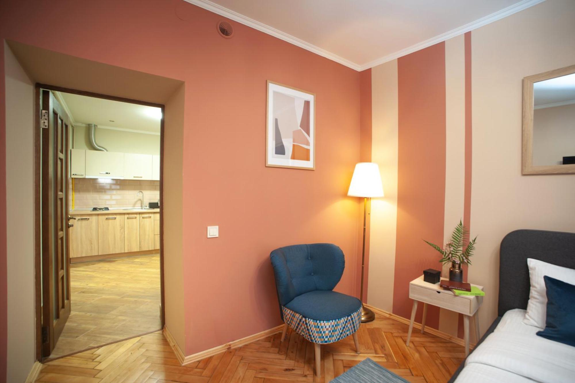 Romantic Suite, 3Mins To Rynok Square Λβιβ Εξωτερικό φωτογραφία