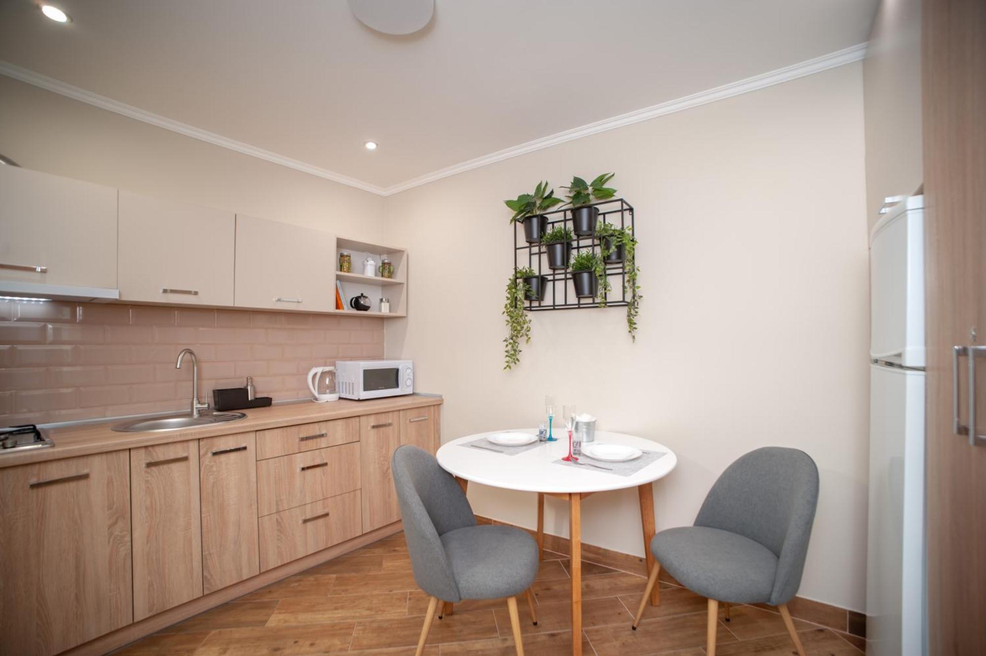 Romantic Suite, 3Mins To Rynok Square Λβιβ Εξωτερικό φωτογραφία