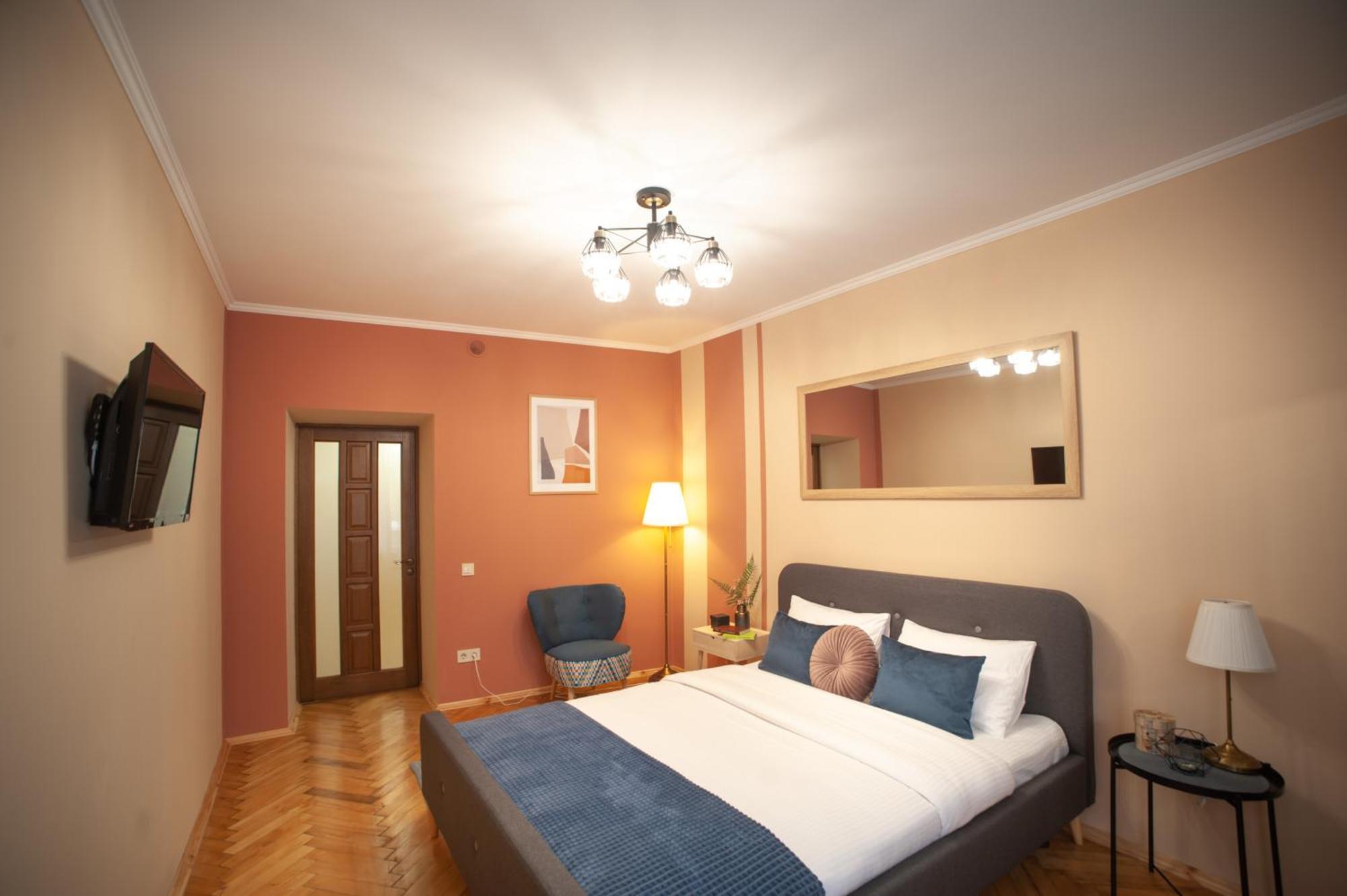 Romantic Suite, 3Mins To Rynok Square Λβιβ Εξωτερικό φωτογραφία